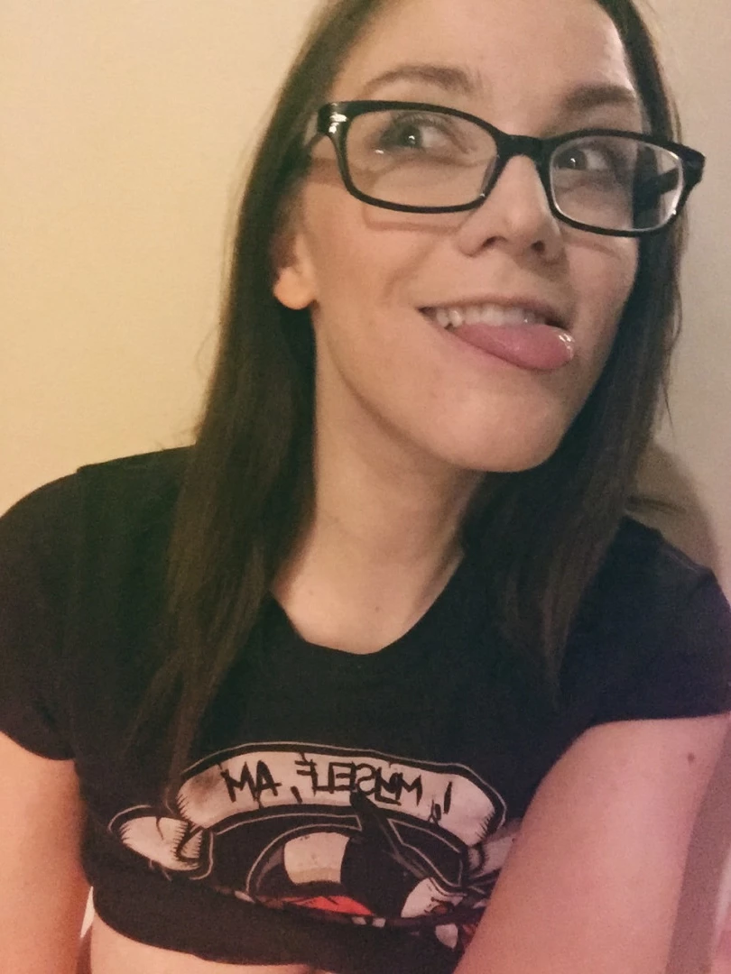 Weird Gal Yank-a-dick [ veronicadax ] Onlyfans leaked photo 10441608 on Hotleaks.tv