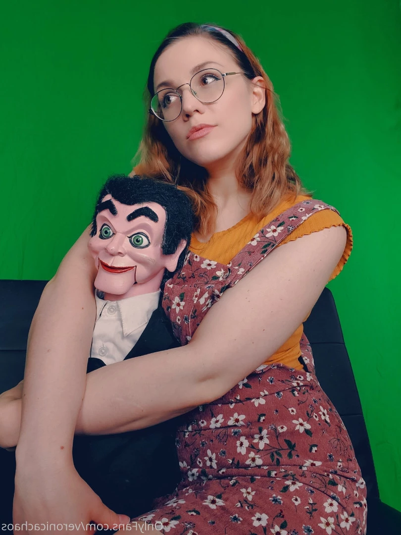 Weird Gal Yank-a-dick [ veronicadax ] Onlyfans leaked photo 10456715 on Hotleaks.tv
