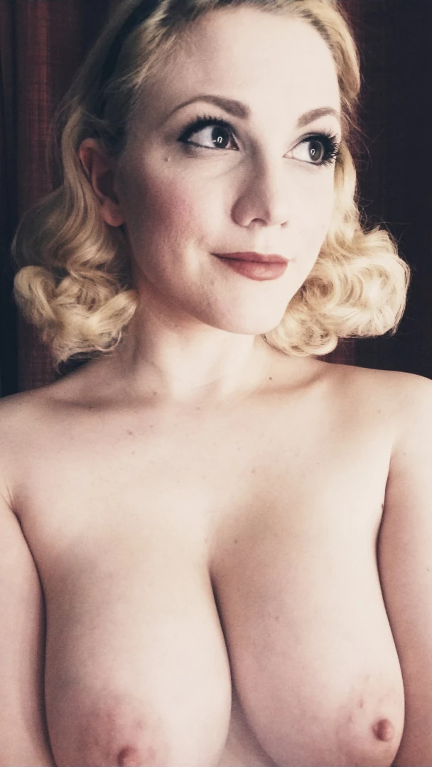 Weird Gal Yank-a-dick [ veronicadax ] Onlyfans leaked photo 10475716 on Hotleaks.tv
