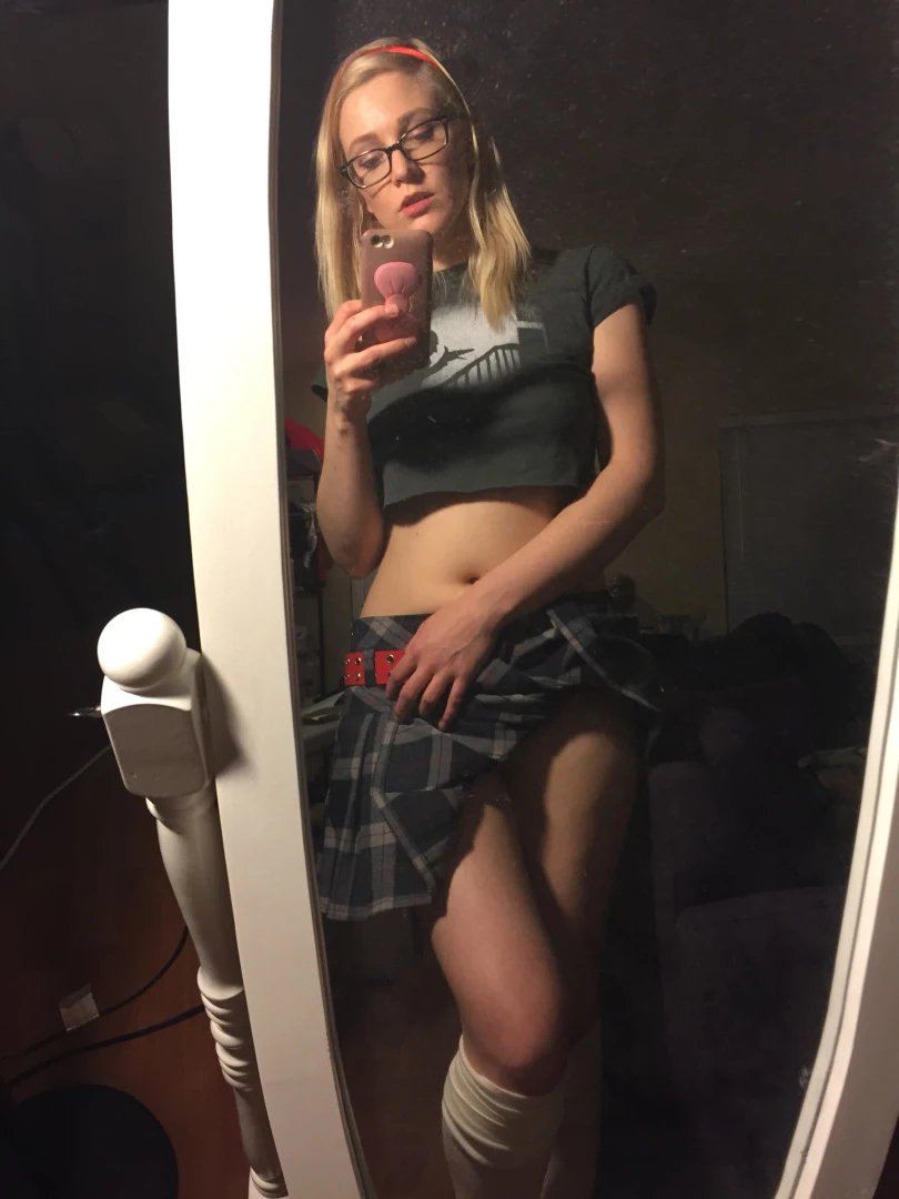 Weird Gal Yank-a-dick [ veronicadax ] Onlyfans leaked photo 10480592 on Hotleaks.tv