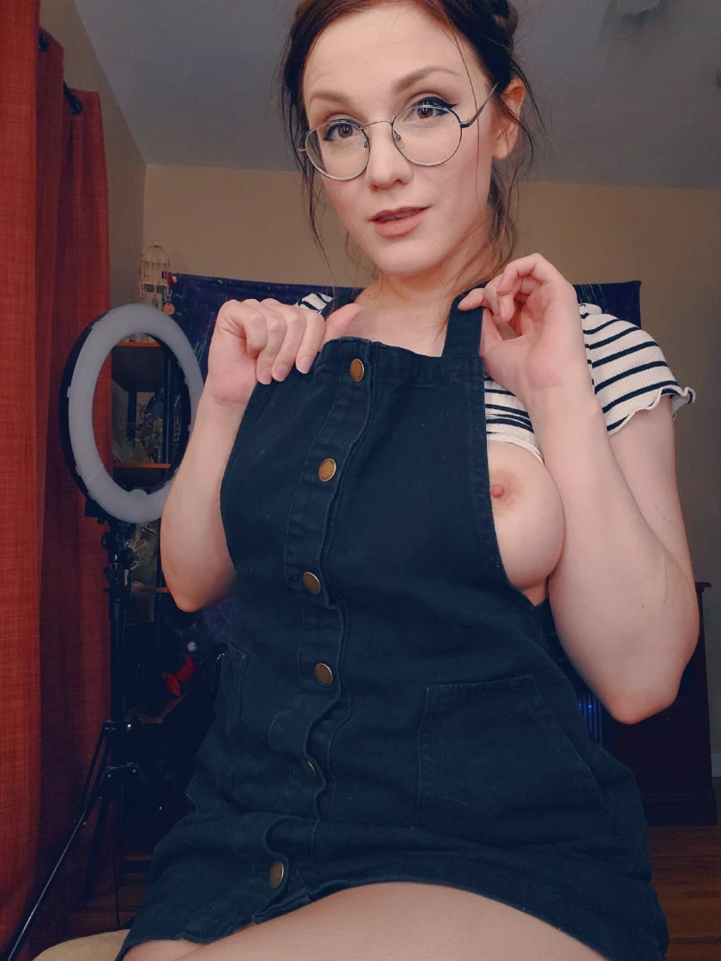 Weird Gal Yank-a-dick [ veronicadax ] Onlyfans leaked photo 10481679 on Hotleaks.tv