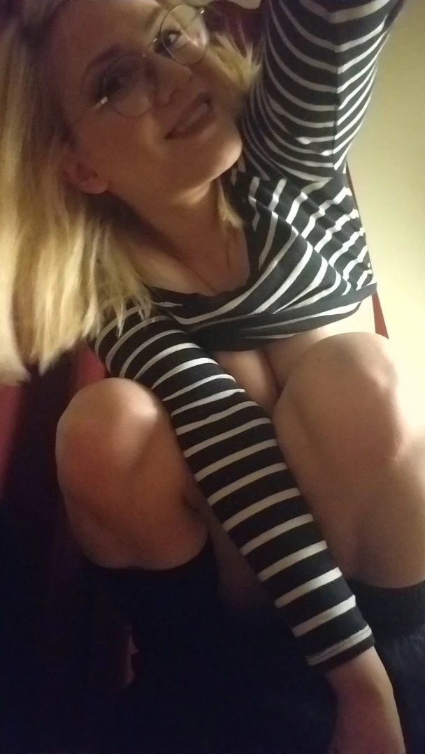 Weird Gal Yank-a-dick [ veronicadax ] Onlyfans leaked photo 10481997 on Hotleaks.tv