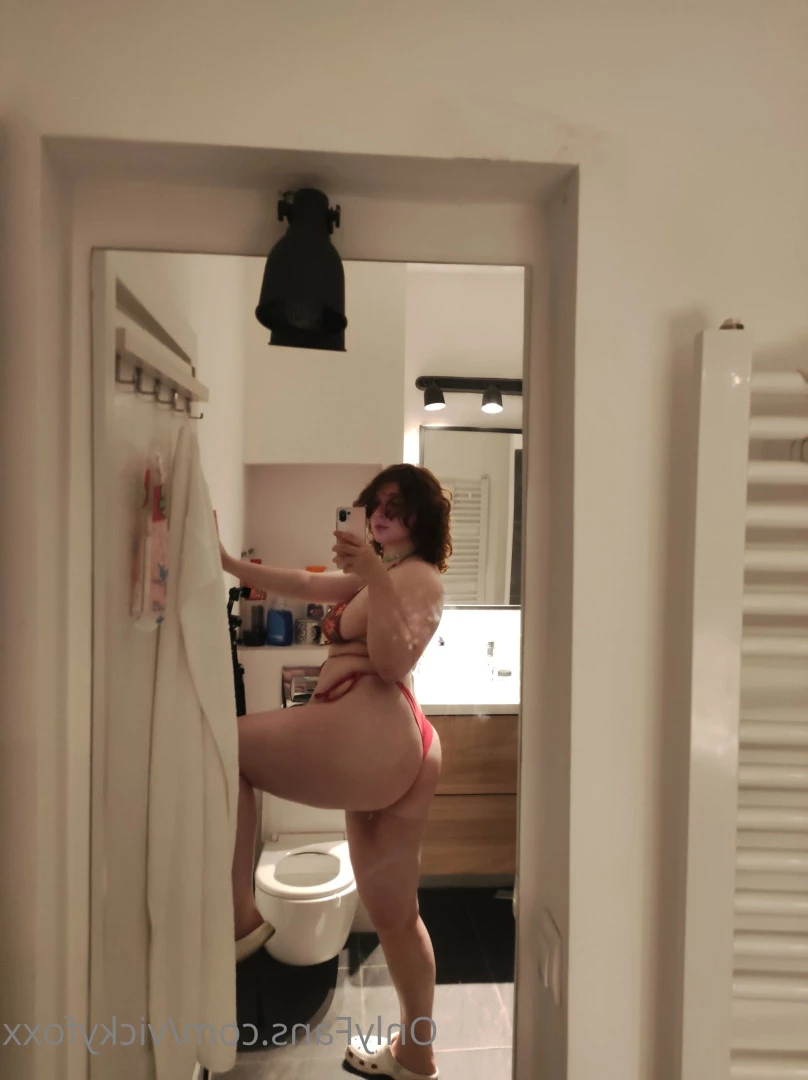 Vicky Foxx [ vickyfoxx ] Onlyfans leaked photo 6965421 on Hotleaks.tv