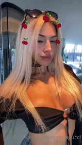 10538393