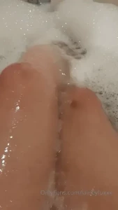 1615044