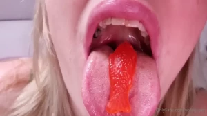 6513527