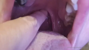 6513850