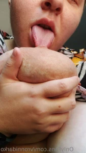 10424378