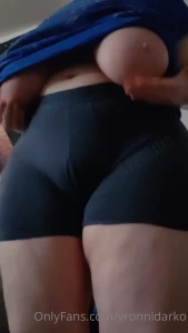 10538352