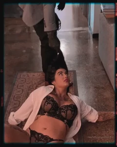 1616105