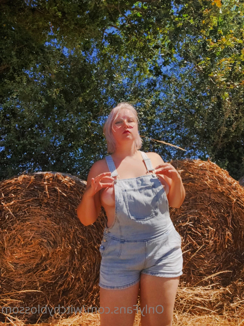 Witchy Blossom [ witchyblossom ] Onlyfans leaked photo 6927083 on Hotleaks.tv