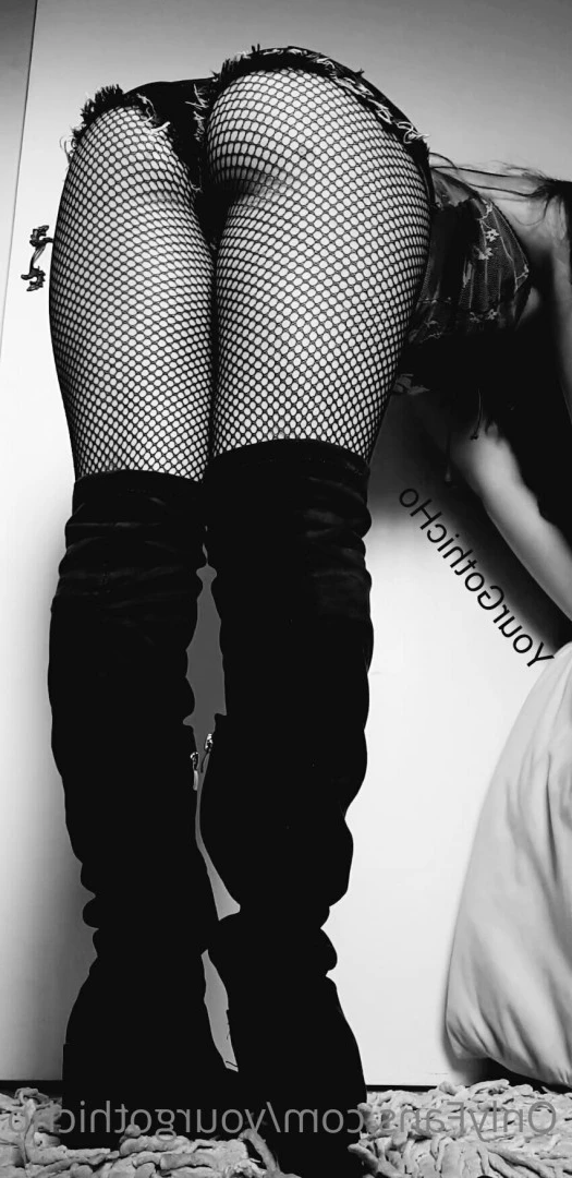 YourGothicHo (18+) [ yourgothicho ] Onlyfans leaked photo 6989349 on Hotleaks.tv