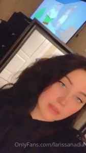 1617934