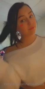 1617956