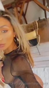 1618806