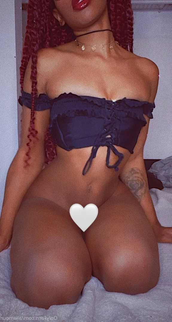 ✨𝔸𝕃𝕀 ✨ [ aliamour ] Onlyfans leaked photo 13759425 on Hotleaks.tv