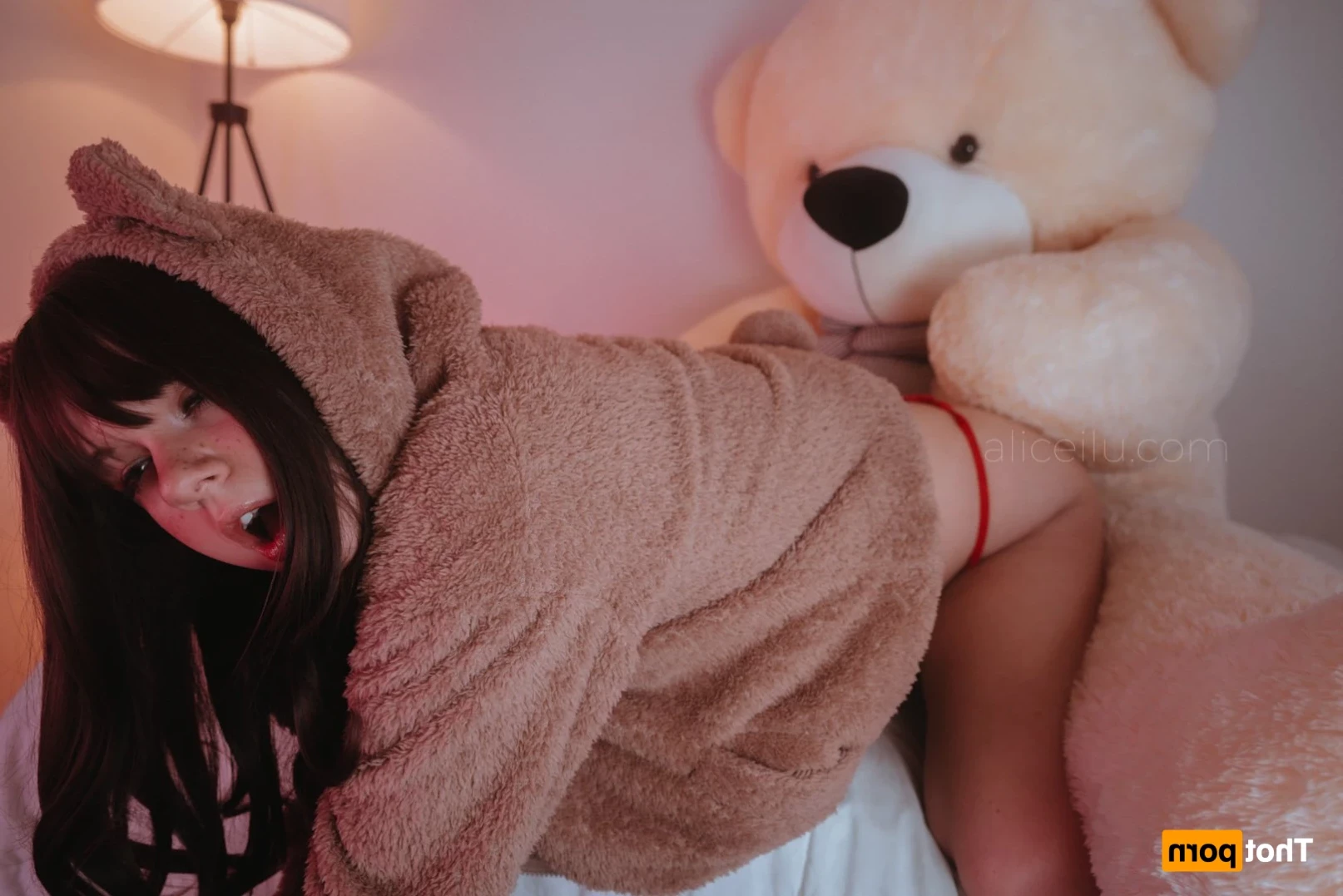 Alice [ alicemoss ] Onlyfans leaked photo 10931757 on Hotleaks.tv