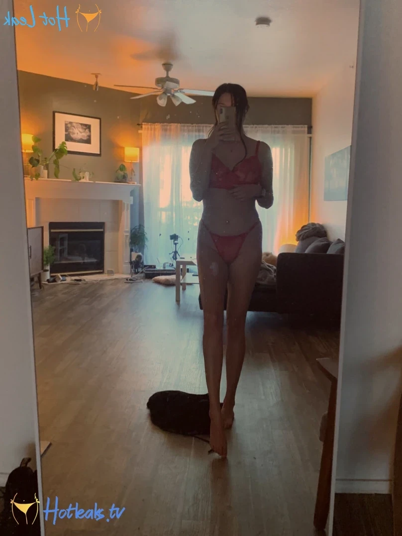 Alice [ alicemoss ] Onlyfans leaked photo 11390936 on Hotleaks.tv