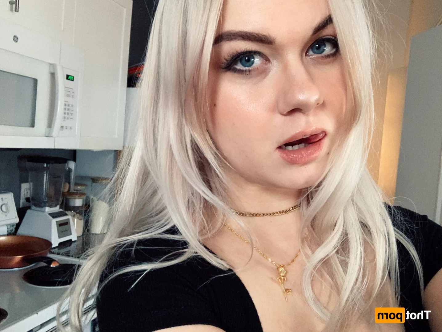 Alice [ alicemoss ] Onlyfans leaked photo 12009498 on Hotleaks.tv