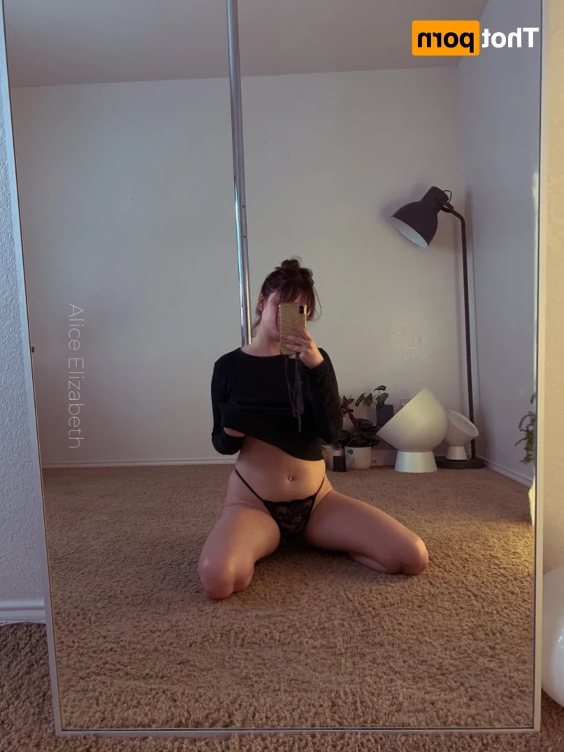 Alice [ alicemoss ] Onlyfans leaked photo 12236159 on Hotleaks.tv