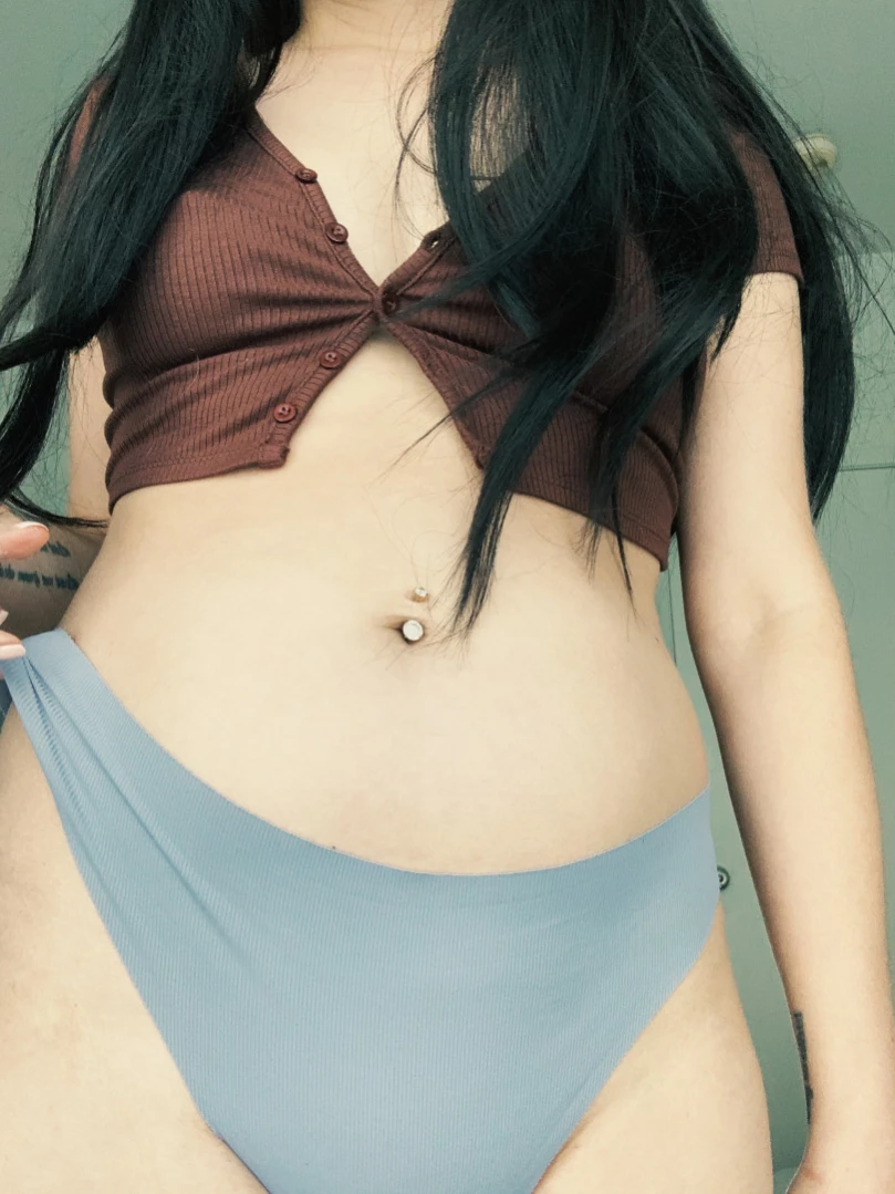 Alice [ alicemoss ] Onlyfans leaked photo 12241638 on Hotleaks.tv