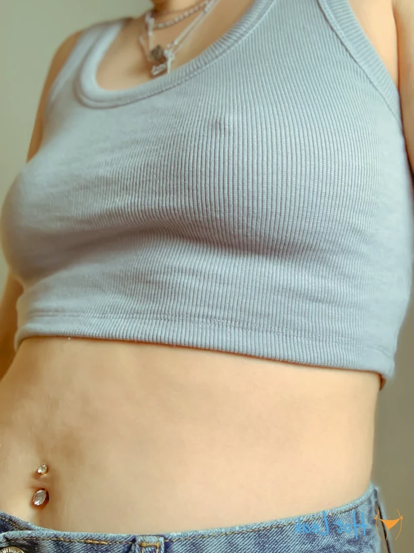 Alice [ alicemoss ] Onlyfans leaked photo 12241664 on Hotleaks.tv