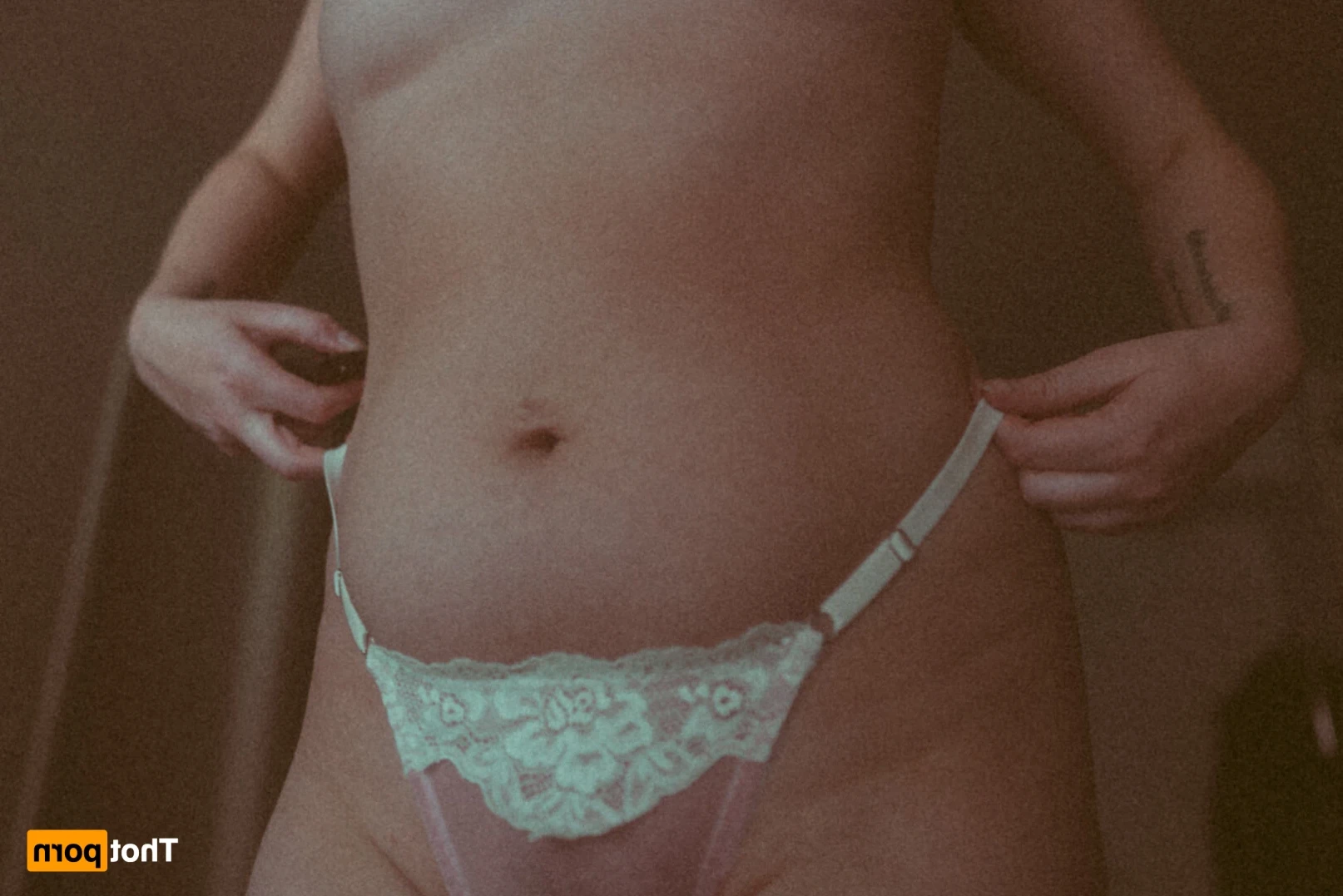 Alice [ alicemoss ] Onlyfans leaked photo 13348475 on Hotleaks.tv