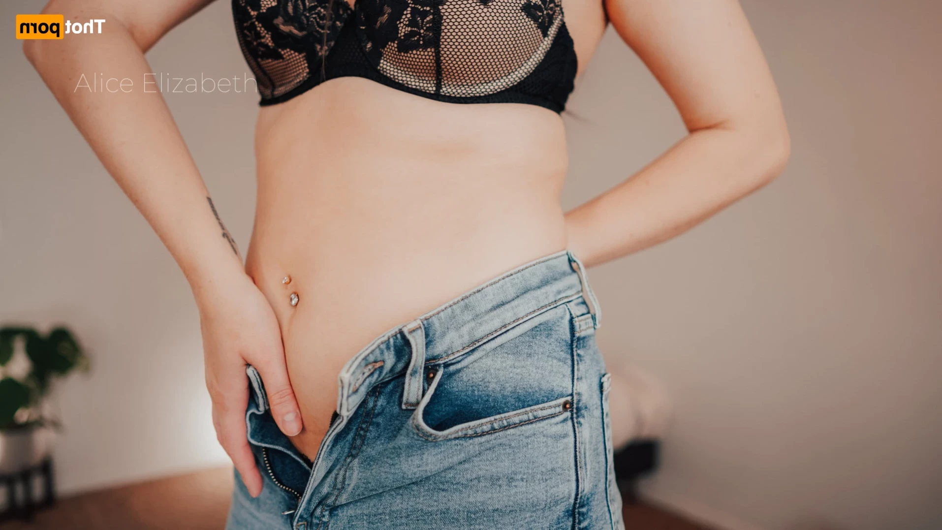 Alice [ alicemoss ] Onlyfans leaked photo 13601640 on Hotleaks.tv