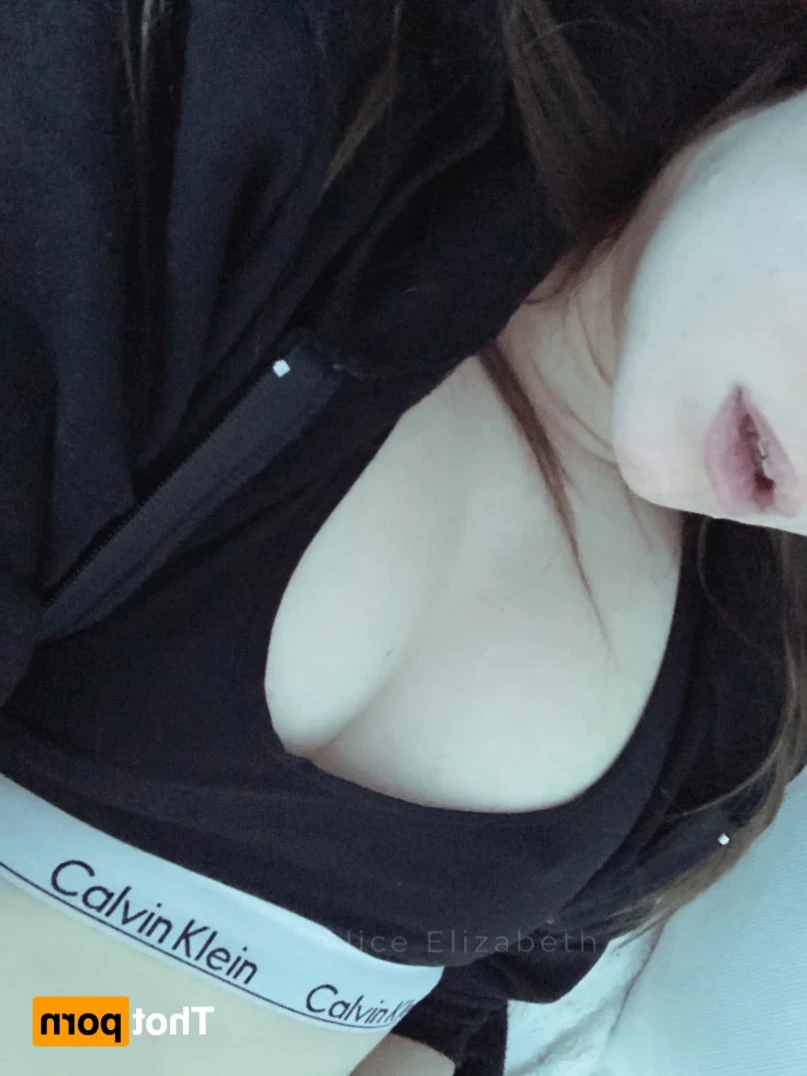 Alice [ alicemoss ] Onlyfans leaked photo 14172451 on Hotleaks.tv