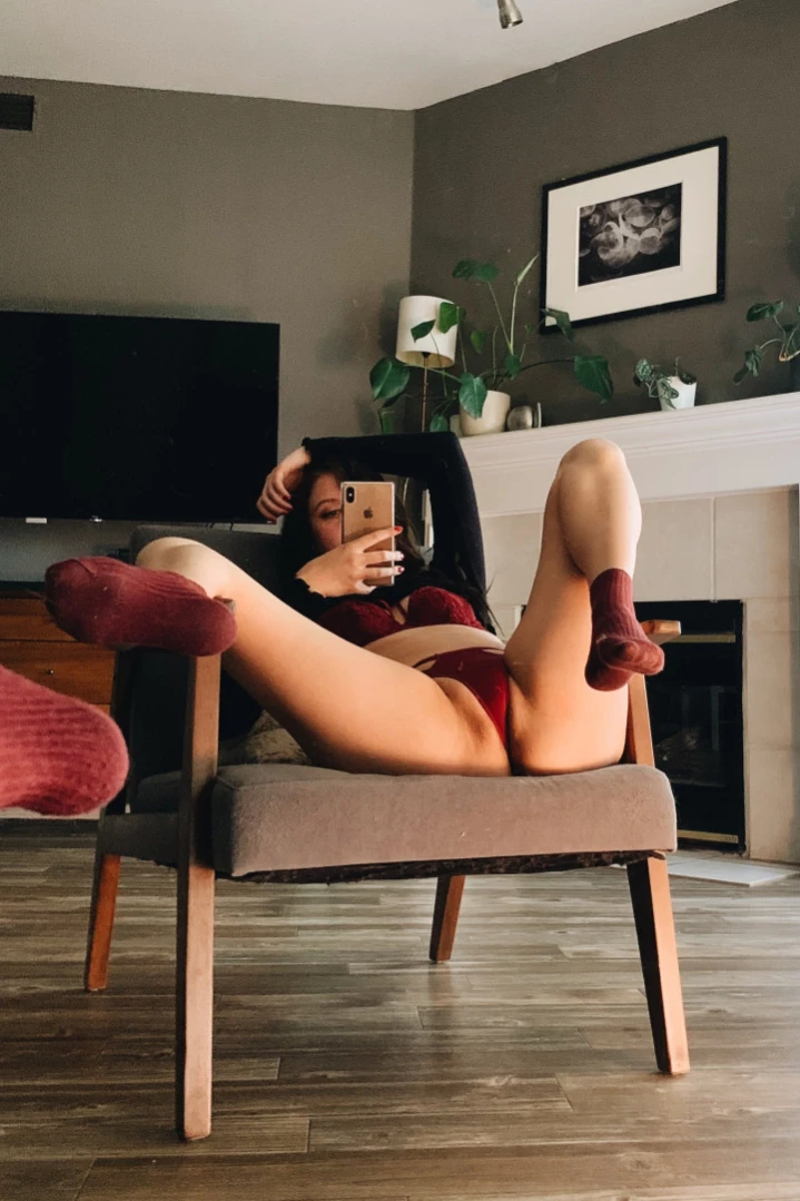 Alice [ alicemoss ] Onlyfans leaked photo 14686228 on Hotleaks.tv