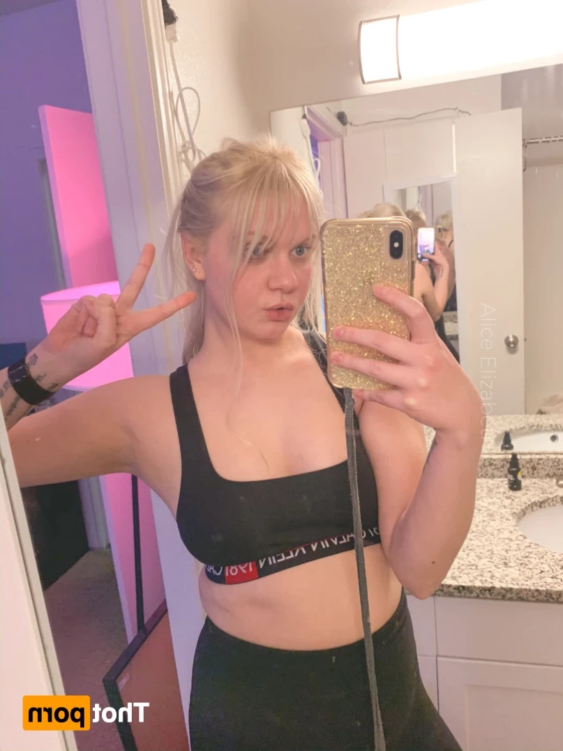 Alice [ alicemoss ] Onlyfans leaked photo 14807147 on Hotleaks.tv