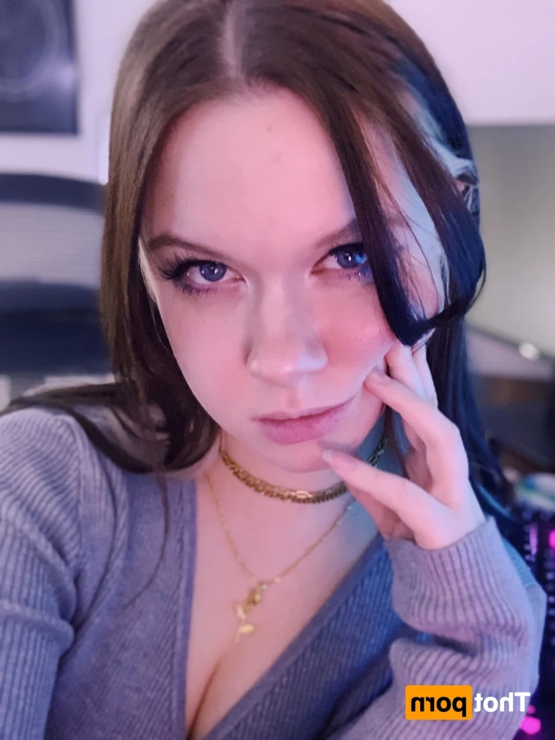 Alice [ alicemoss ] Onlyfans leaked photo 15693478 on Hotleaks.tv