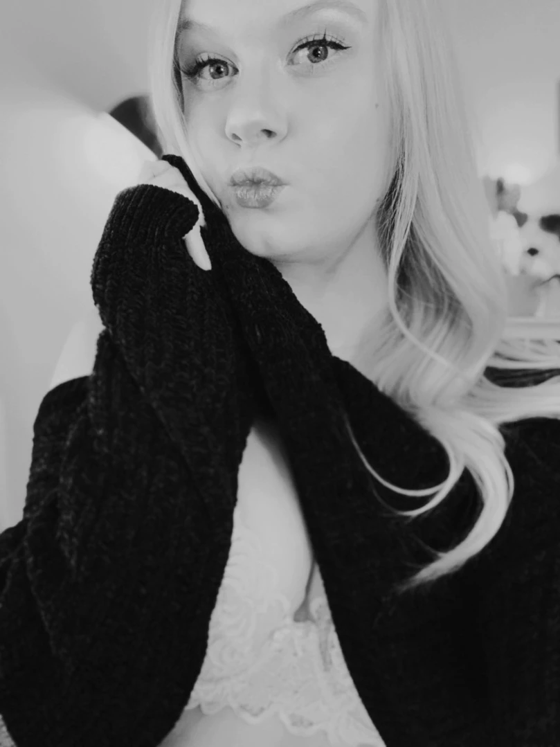 Alice [ alicemoss ] Onlyfans leaked photo 16096307 on Hotleaks.tv