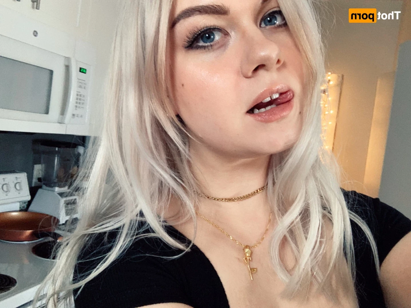 Alice [ alicemoss ] Onlyfans leaked photo 16375328 on Hotleaks.tv