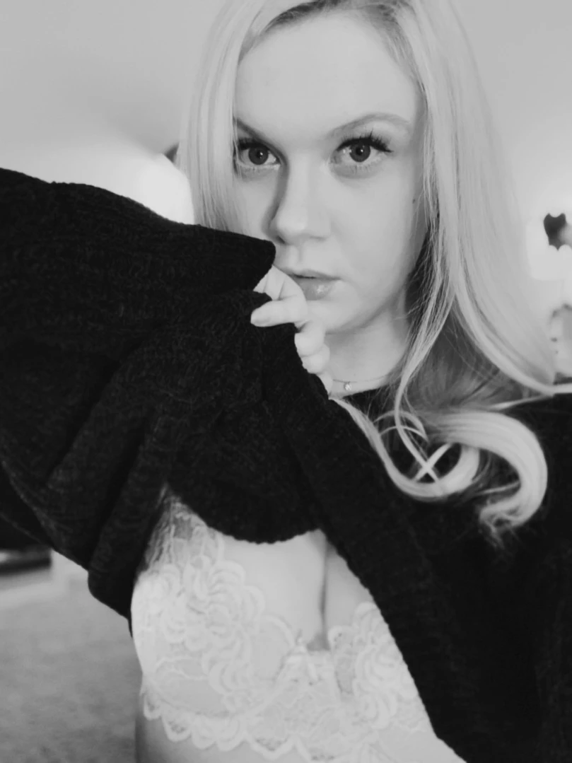 Alice [ alicemoss ] Onlyfans leaked photo 16375418 on Hotleaks.tv