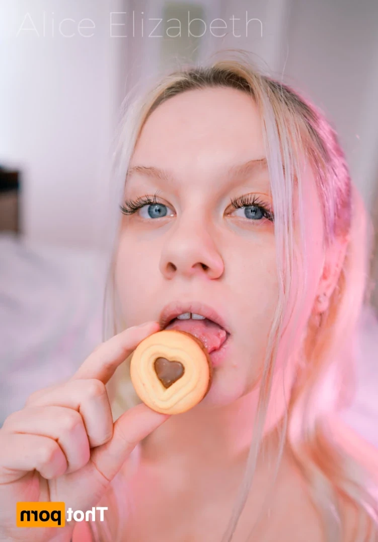 Alice [ alicemoss ] Onlyfans leaked photo 16375492 on Hotleaks.tv