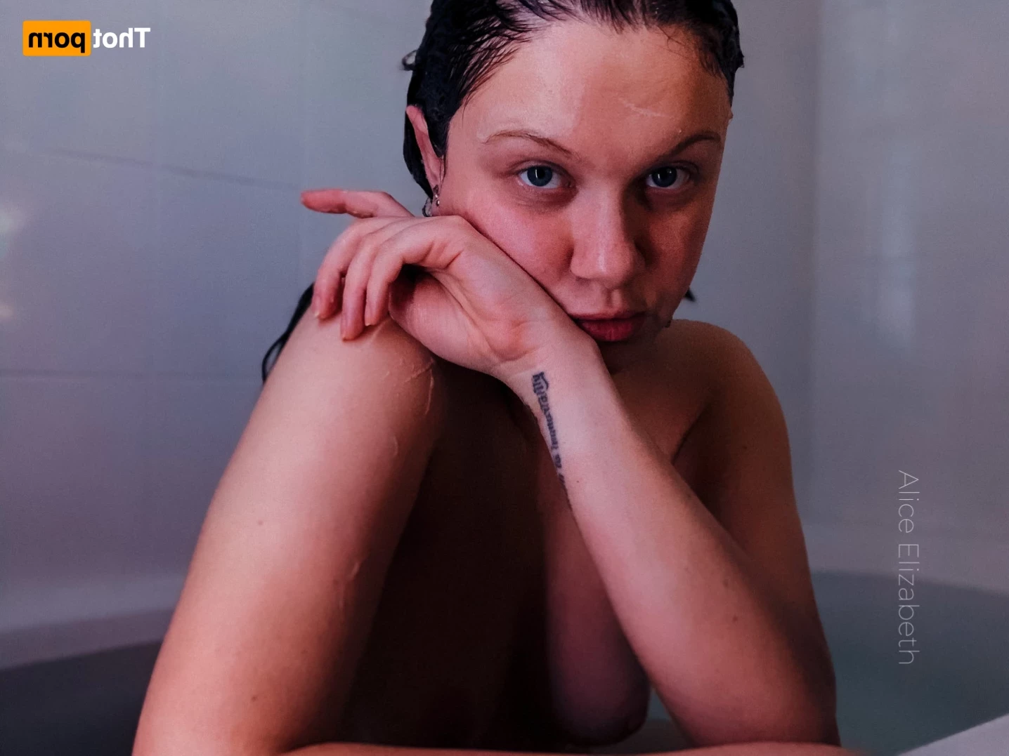 Alice [ alicemoss ] Onlyfans leaked photo 16376749 on Hotleaks.tv