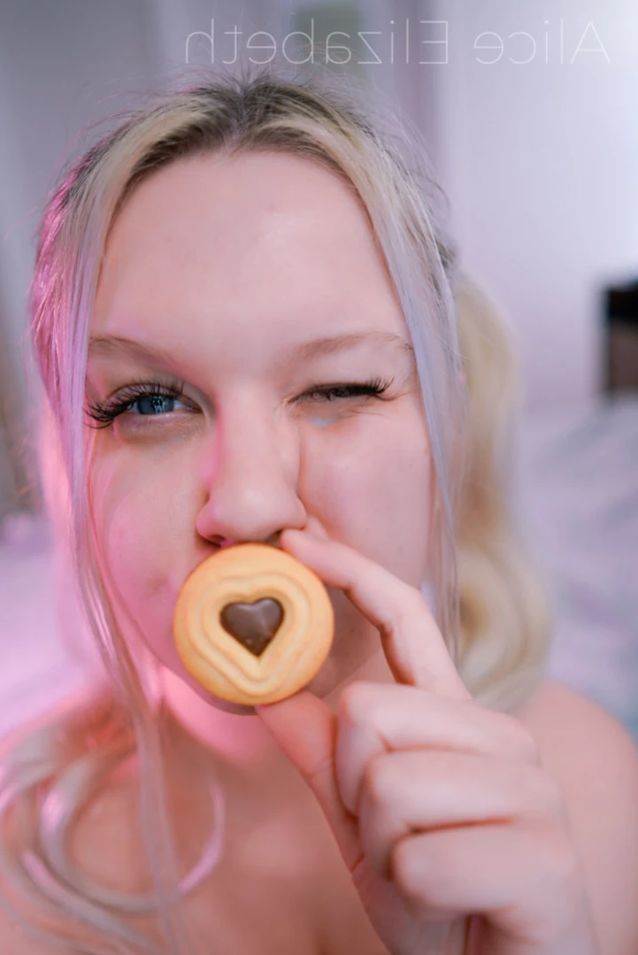Alice [ alicemoss ] Onlyfans leaked photo 16376788 on Hotleaks.tv