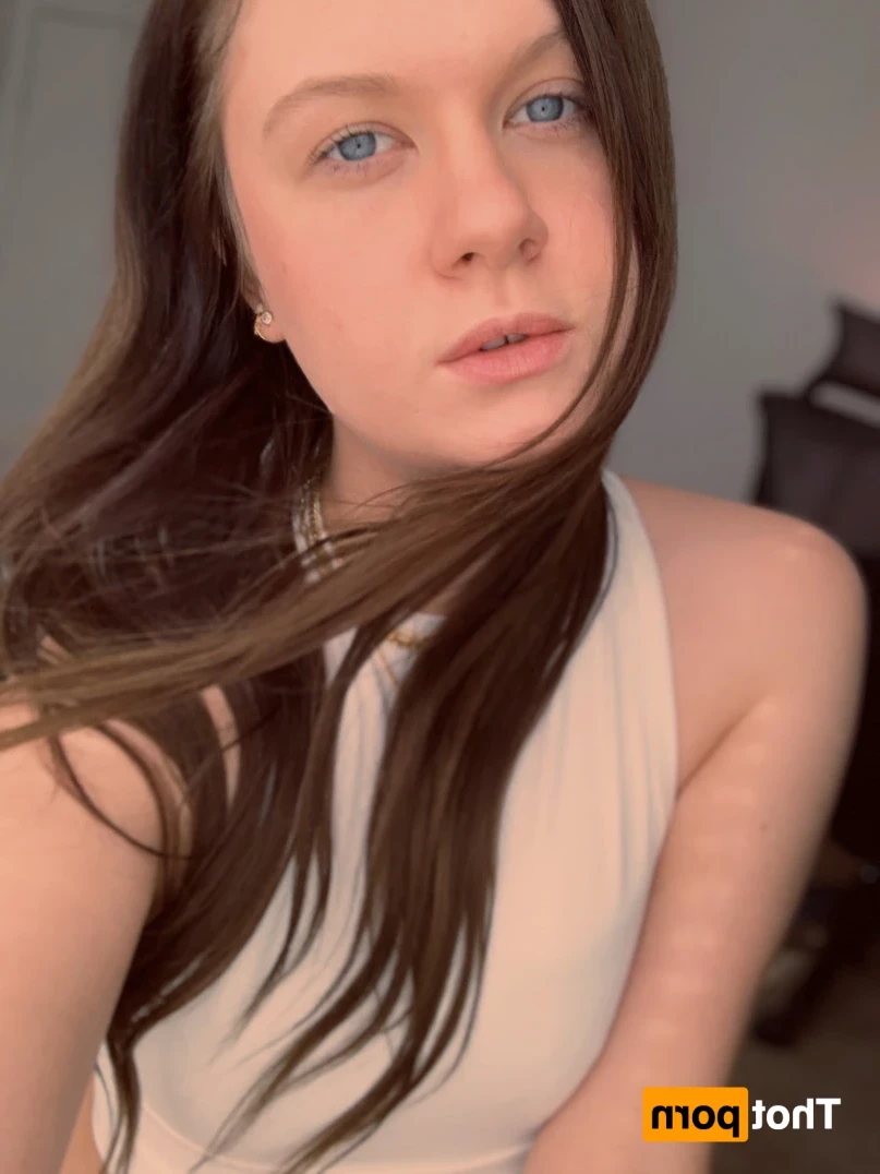 Alice [ alicemoss ] Onlyfans leaked photo 16378822 on Hotleaks.tv