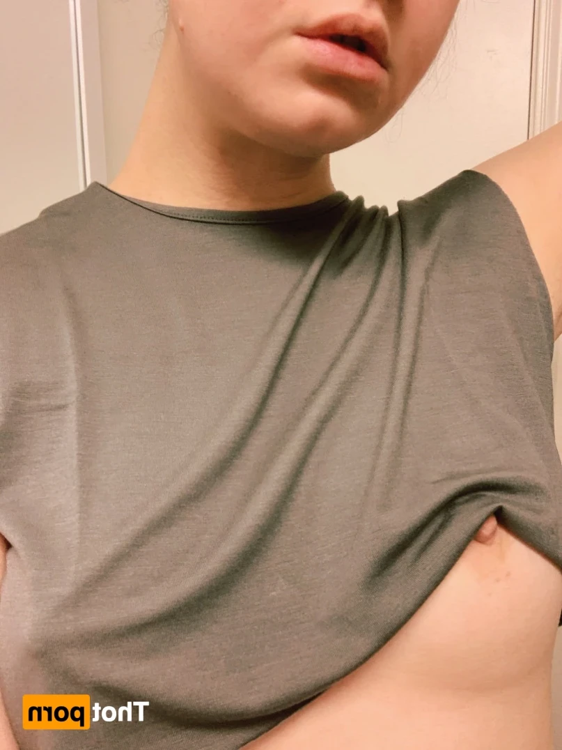 Alice [ alicemoss ] Onlyfans leaked photo 16378914 on Hotleaks.tv