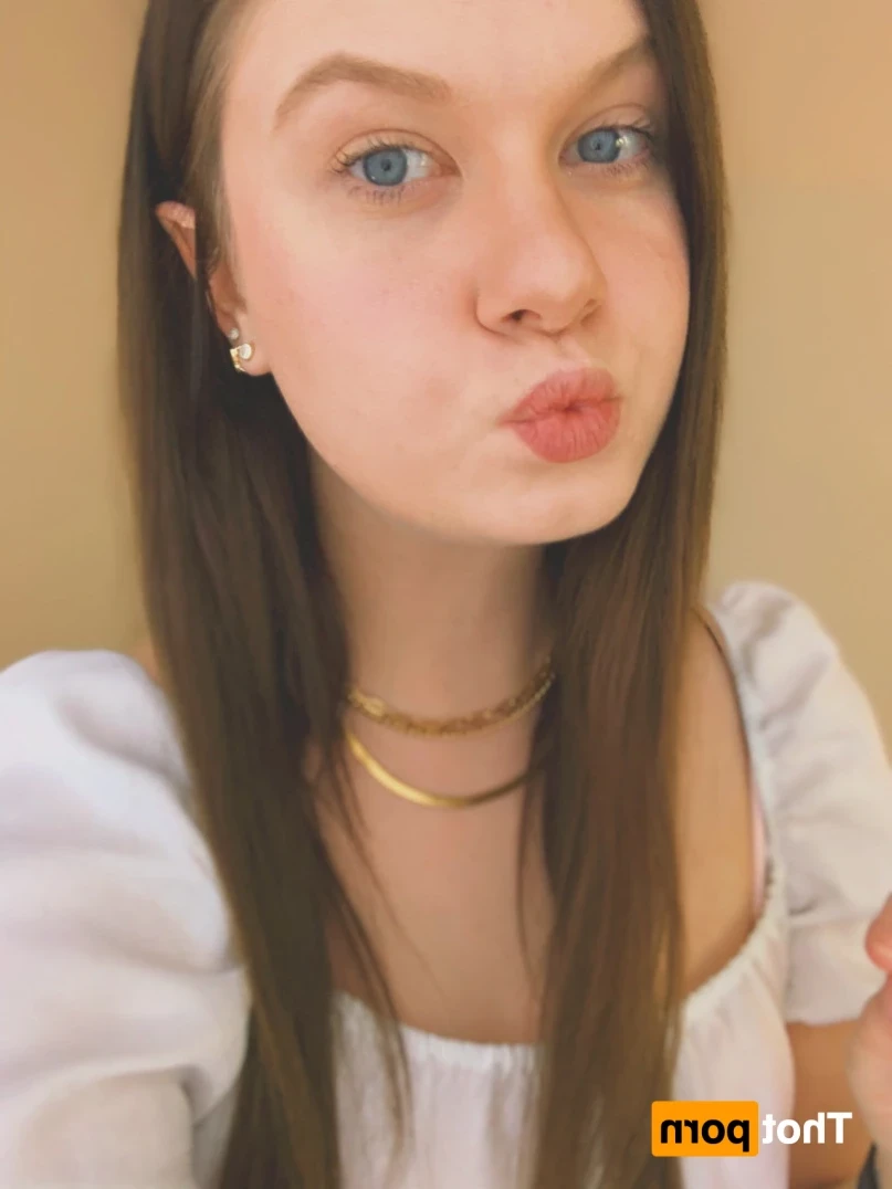 Alice [ alicemoss ] Onlyfans leaked photo 16379007 on Hotleaks.tv