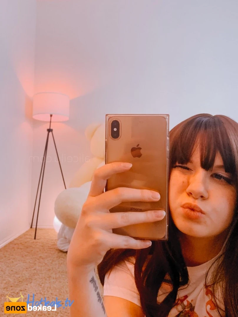 Alice [ alicemoss ] Onlyfans leaked photo 16379085 on Hotleaks.tv