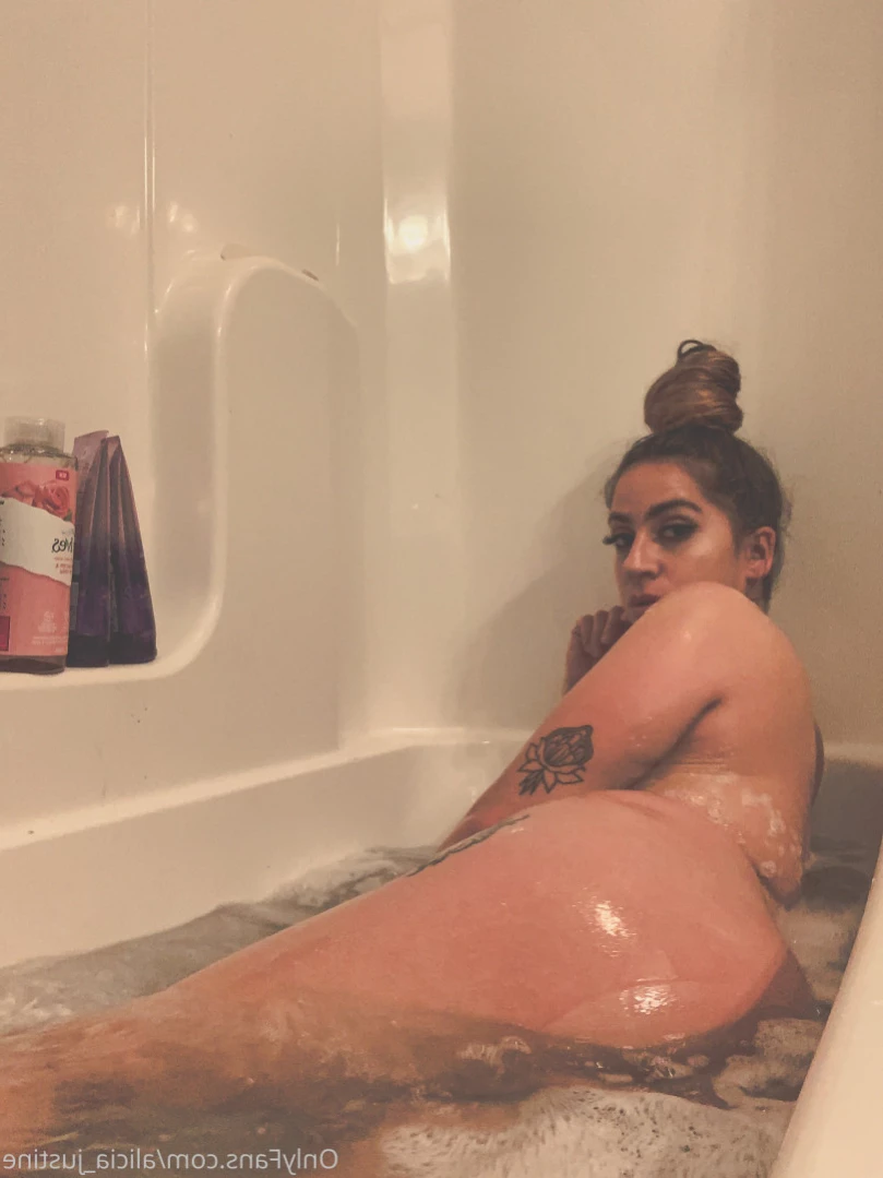 Alicia Justine [ alicia_justine ] Onlyfans leaked photo 11066131 on Hotleaks.tv