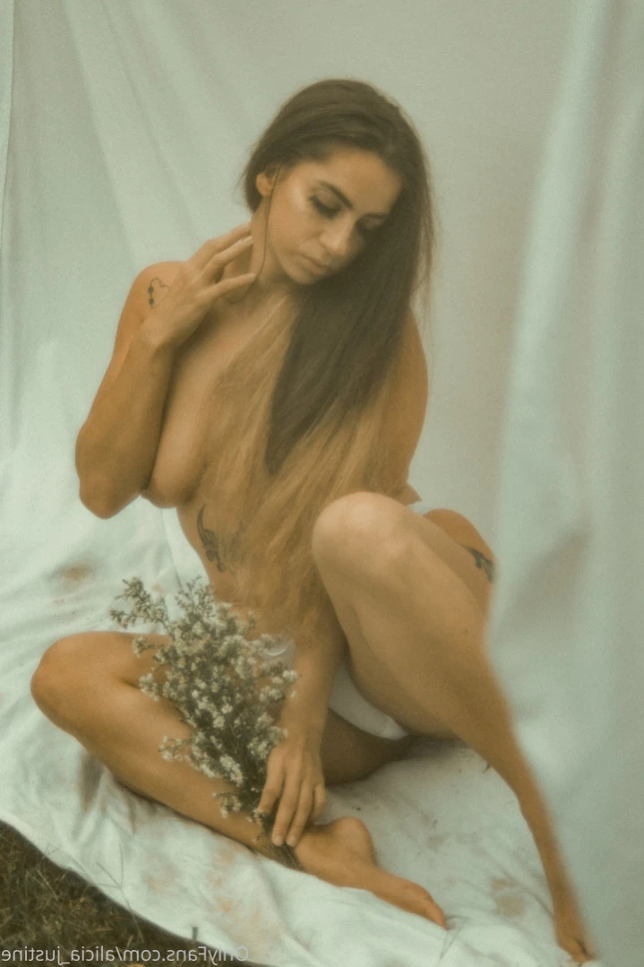 Alicia Justine [ alicia_justine ] Onlyfans leaked photo 11067806 on Hotleaks.tv