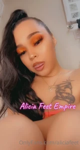𝓐𝓵𝓲𝓬𝓲𝓪 𝓕𝓮𝓮𝓽 𝓔𝓶𝓹𝓲𝓻𝓮 [ aliciafeet ] Onlyfans leaked video 8502105 on Hotleaks.tv