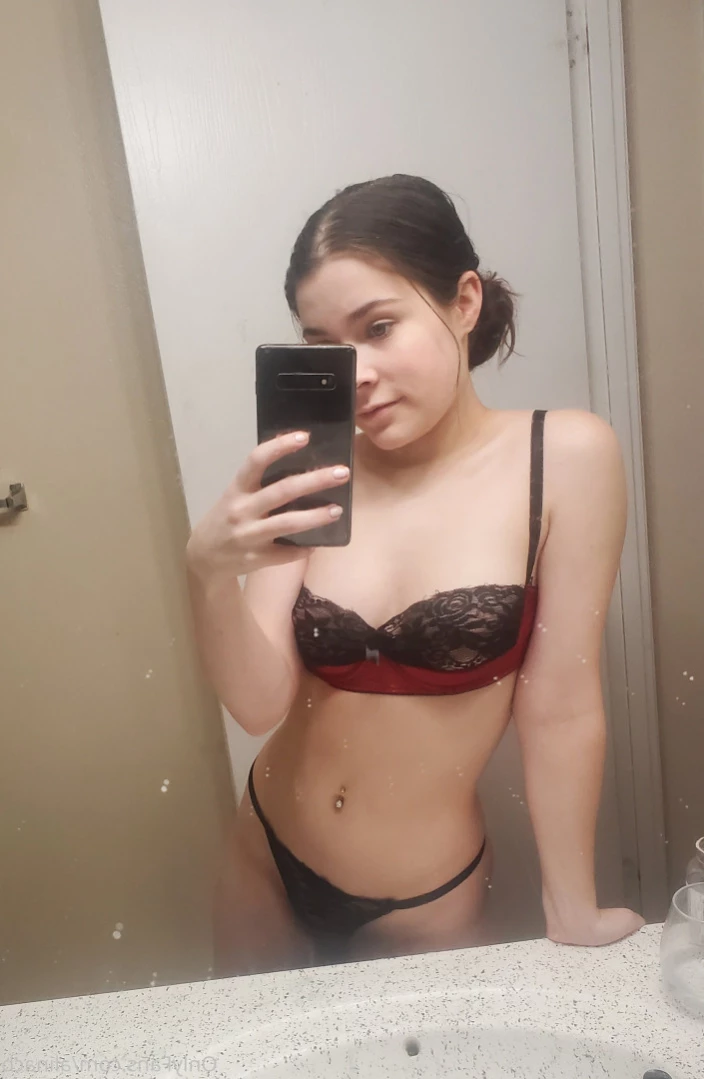 Alina [ alinacb ] Onlyfans leaked photo 11746601 on Hotleaks.tv