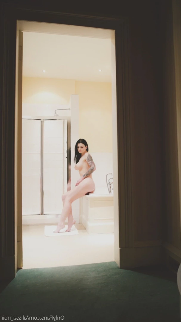 AlissaNoir [ alissa_noir ] Onlyfans leaked photo 10949067 on Hotleaks.tv