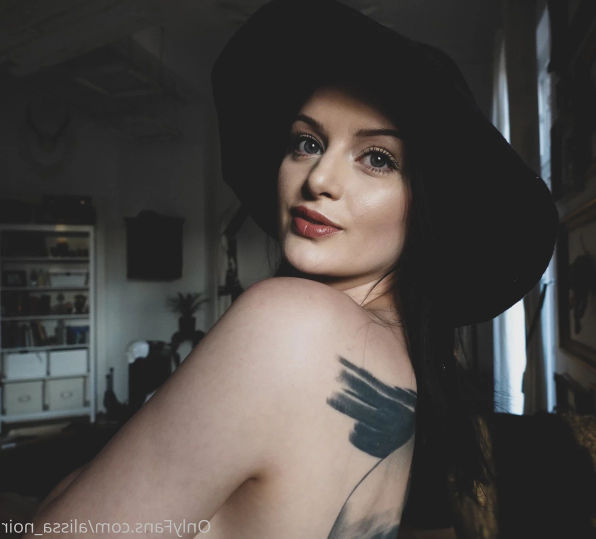 AlissaNoir [ alissa_noir ] Onlyfans leaked photo 11044305 on Hotleaks.tv