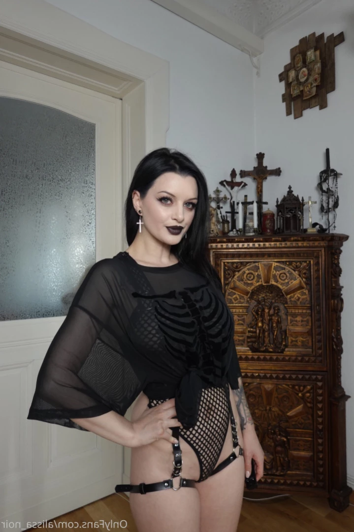 AlissaNoir [ alissa_noir ] Onlyfans leaked photo 11065972 on Hotleaks.tv