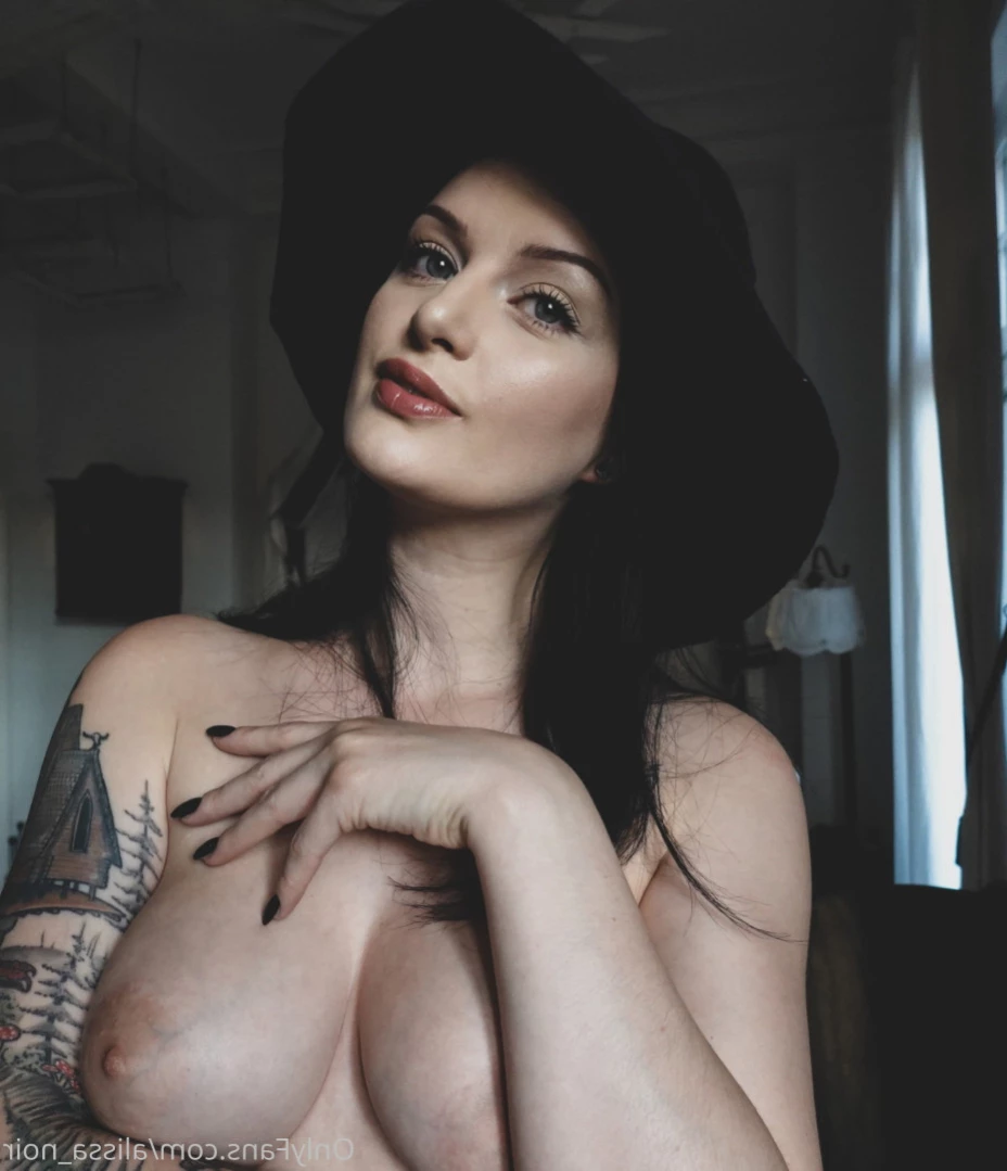 AlissaNoir [ alissa_noir ] Onlyfans leaked photo 11067597 on Hotleaks.tv